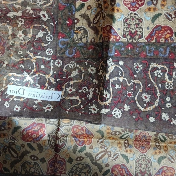 CHRISTIAN DIOR Women's 100% Cotton Colorful Print Square Pocket Scarf - 18x18-in - Picture 8 of 9